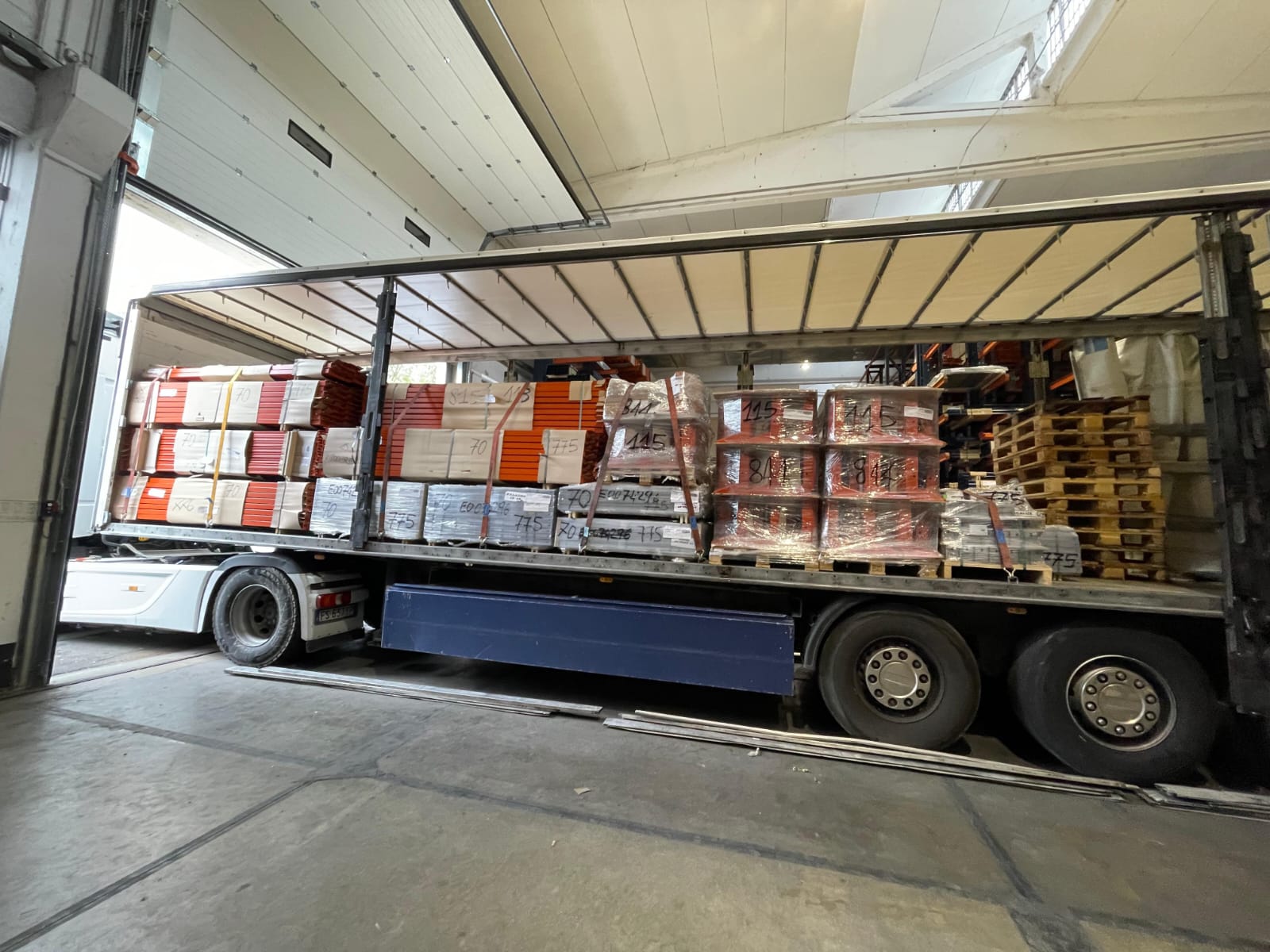 Camion Morana Trasporti - Autoarticolato Euro 6 per trasporti Sicilia Italia - Foto 35